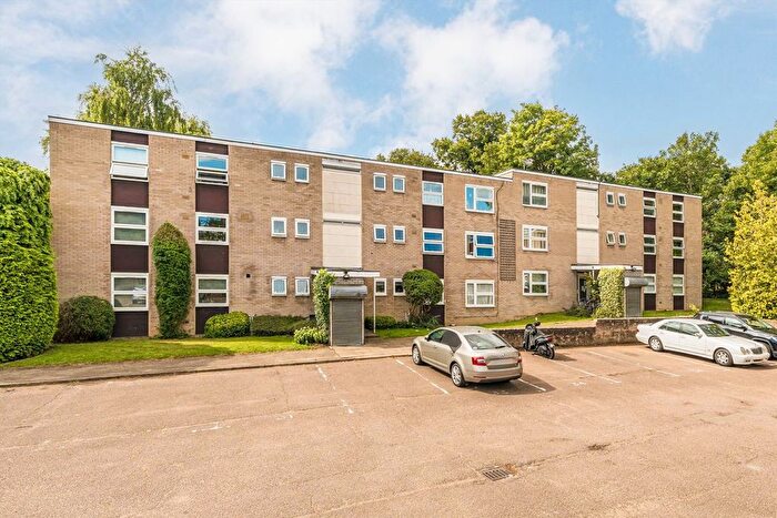 3 Bedroom Flat To Rent In Hepple Close, Isleworth, TW7