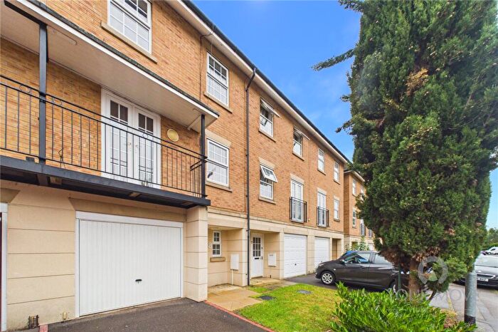 4 Bedroom House To Rent In Johnson Court, Northampton, Northamptonshire, NN4