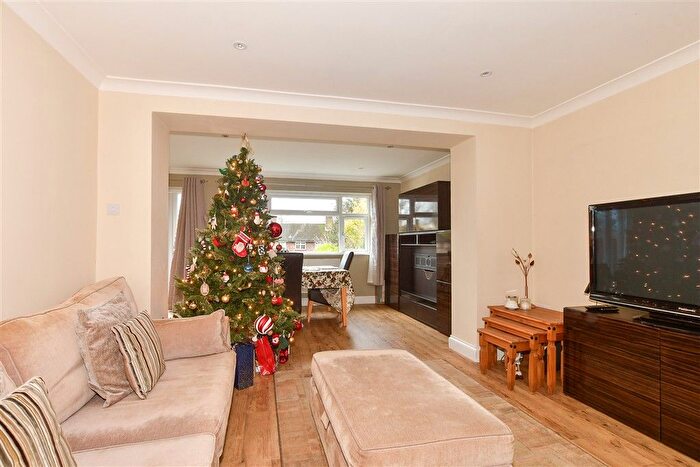 3 Bedroom End Terrace House For Sale In Hillcrest Close, Pound Hill, Crawley, West Sussex, RH10