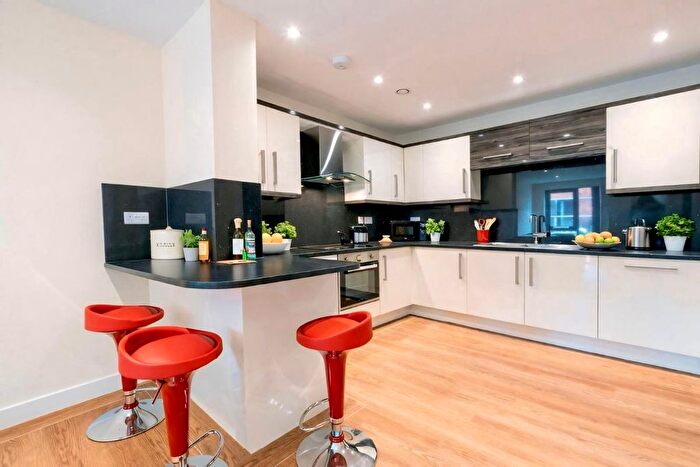 3 Bedroom Flat To Rent In Harrow Street, Sheffield, S11