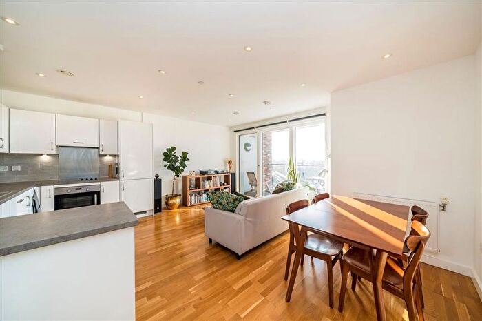 2 Bedroom Flat For Sale In Thurston Road, Lewisham, SE13