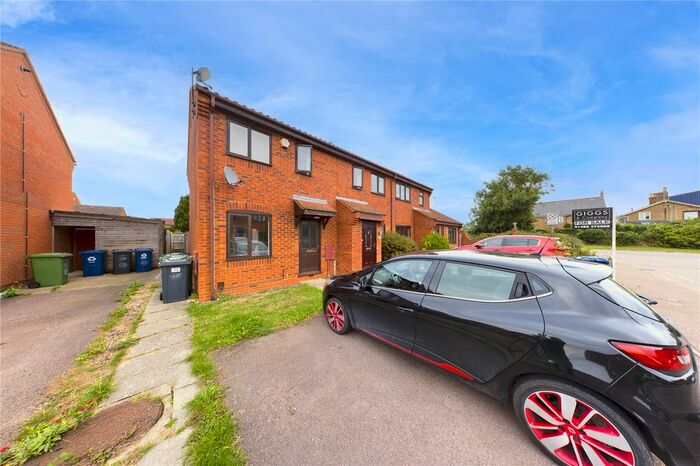 2 Bedroom End Of Terrace House To Rent In Swift Close, St Neots, Cambs, PE19