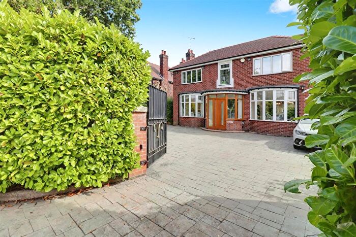 5 Bedroom Detached House For Sale In Offley Road, Sandbach, CW11