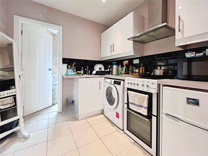Studio To Rent In Curtis Road, Hounslow, TW4