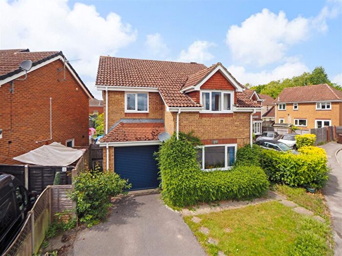 4 Bedroom Detached House For Sale In Exbury Way, Andover, SP10