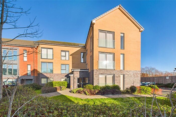 2 Bedroom Apartment For Sale In Longships Way, Reading, Berkshire, RG2