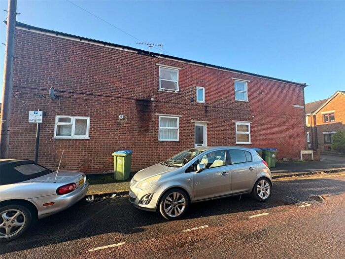 2 Bedroom Flat To Rent In Mordaunt Road, Southampton, Hampshire, SO14