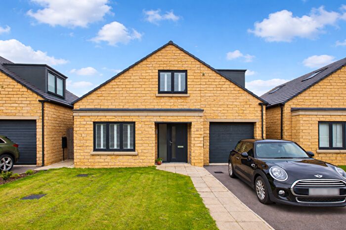 3 Bedroom Bungalow For Sale In Convent Way, Whitby, North Yorkshire, YO21