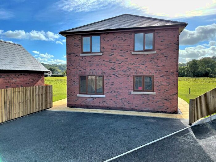 3 Bedroom Detached House For Sale In Plas Trannon, Trefeglwys, Caersws, Powys, SY17
