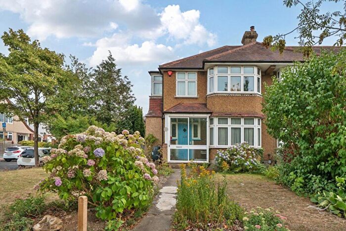 3 Bedroom End Of Terrace House For Sale In Ravenswood Crescent, West Wickham, BR4