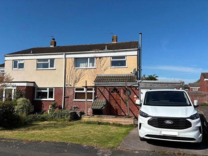 3 Bedroom Semi-Detached House For Sale In Tiverton Road, Clevedon, BS21