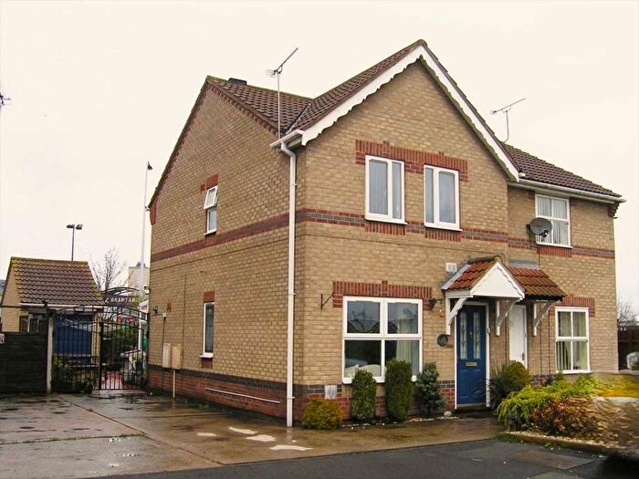 3 Bedroom Semi-Detached House To Rent In Tulip Road, Scunthorpe, DN15