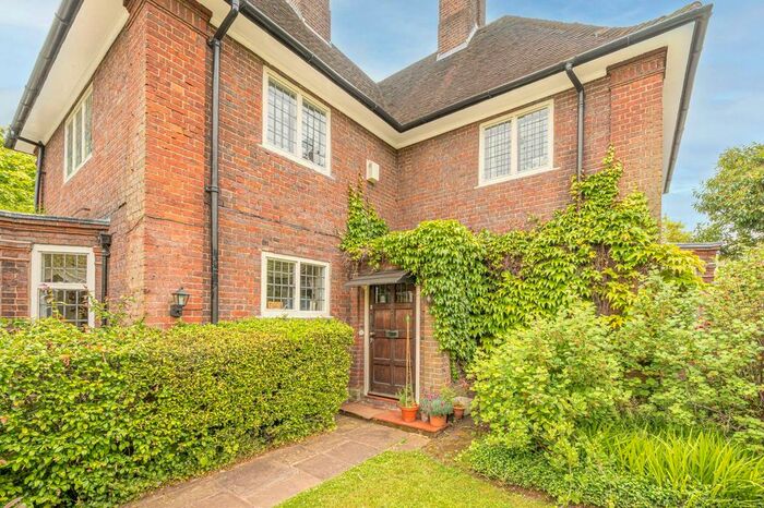 6 Bedroom Detached House To Rent In Turner Close, Hampstead Garden Suburb, London, NW11