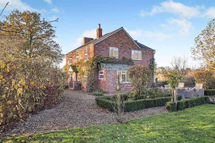 4 Bedroom Detached House For Sale In Aston Ingham Road, Kilcot, GL18