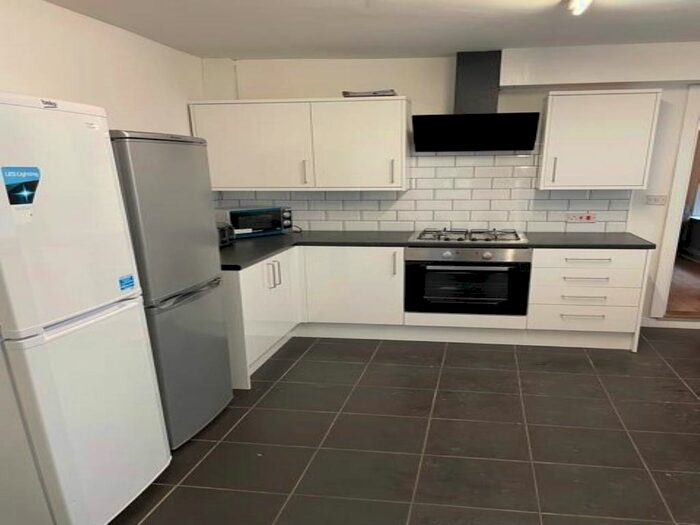 5 Bedroom Property To Rent In Gwydr Crescent, Uplands, Swansea, SA2