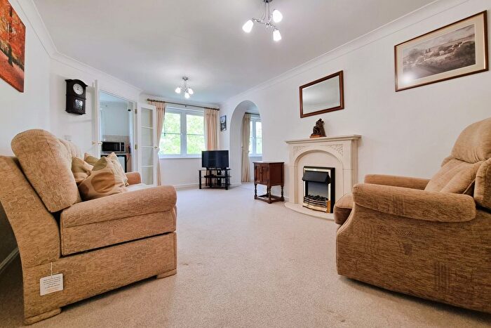 1 Bedroom Flat For Sale In Havant Road, Cosham, Portsmouth, PO6