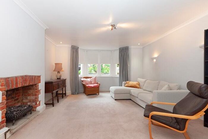 2 Bedroom Apartment To Rent In Iffley Road, Oxford, OX4