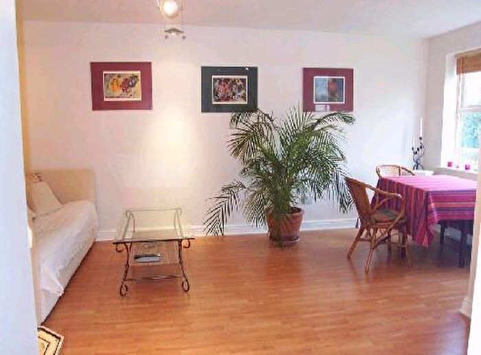 2 Bedroom Flat To Rent In Harston Drive, Enfield, EN3