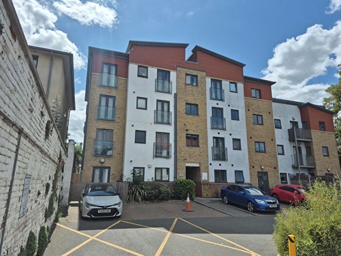 2 Bedroom Flat For Sale In Bluecoats Yard, Knightrider Street, Maidstone, Kent, ME15