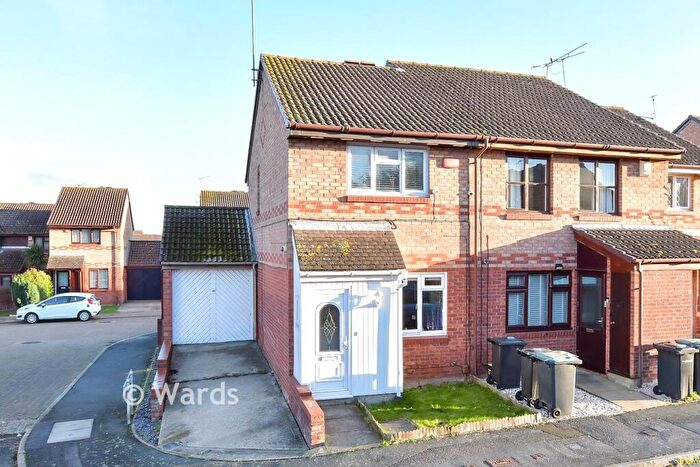 2 Bedroom End Of Terrace House For Sale In Farley Road, Gravesend, Kent, DA12