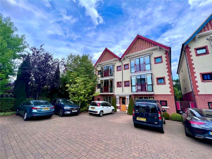 2 Bedroom Apartment To Rent In Coombe Road, New Malden, KT3