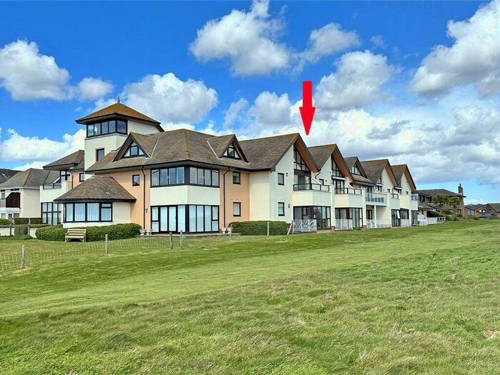 2 Bedroom Apartment For Sale In Barton On Sea, BH25