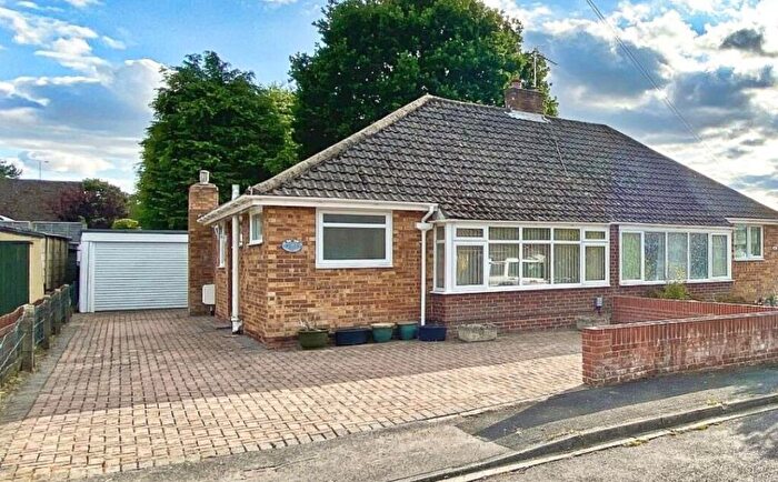 1 Bedroom Bungalow To Rent In Westbury Gardens, Fleet, Hampshire, GU51