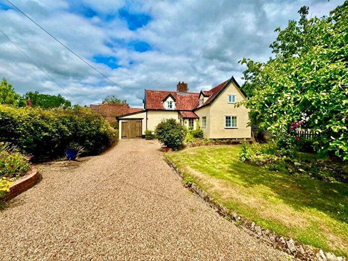 5 Bedroom Detached House For Sale In Common Road, Shelfanger, IP22