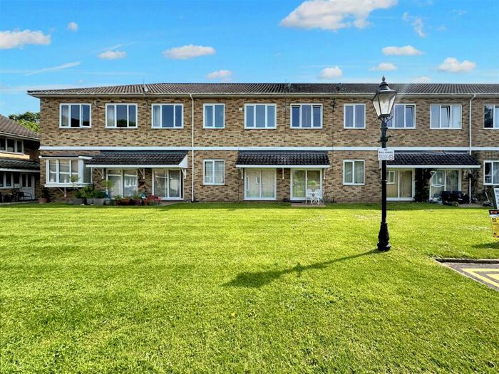 1 Bedroom Flat For Sale In Bishop Pelham Court, Norwich, NR4