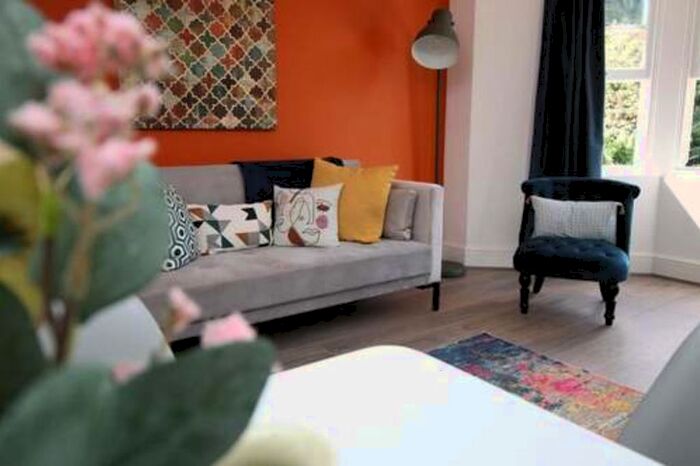 3 Bedroom Flat To Rent In North Rd, Cardiff, CF10