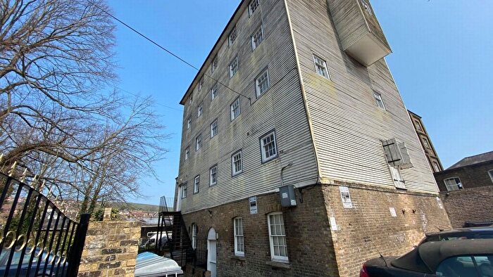 2 Bedroom Flat To Rent In London Road, Dover, CT17