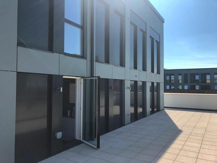 3 Bedroom Flat To Rent In Whelan Road, London, W3