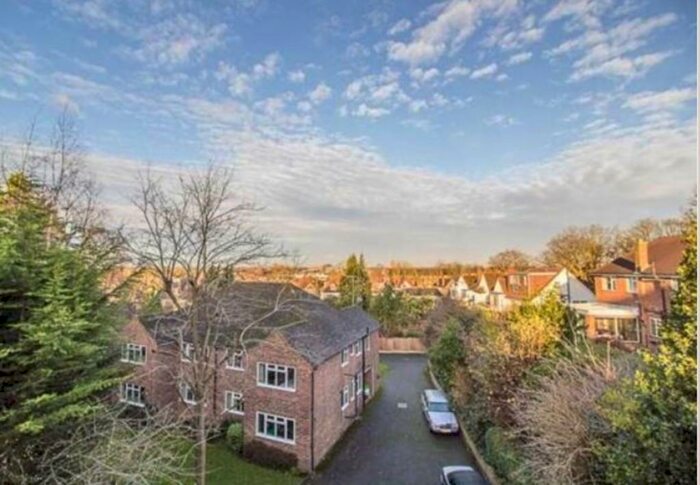 3 Bedroom Apartment To Rent In Oak Hill Grove, Surbiton, KT6