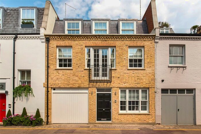 3 Bedroom Mews To Rent In Clabon Mews, Knightsbridge, SW1X