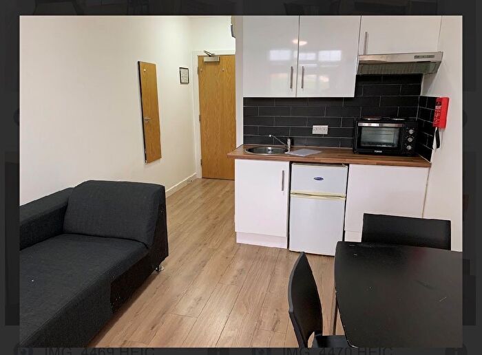 Studio To Rent In Burnside Road, Dagenham Chadwell Heath, RM8