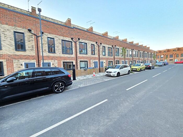 3 Bedroom Town House To Rent In Inkwell Avenue, Watford, WD18