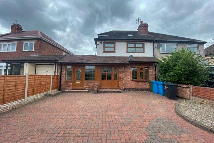 4 Bedroom Property To Rent In Lane Green Road, Wolverhampton, WV8