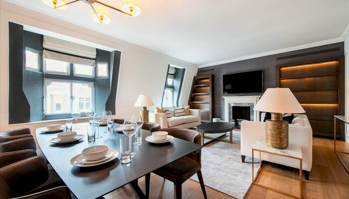 3 Bedroom Flat To Rent In Duke Street, London, W1K