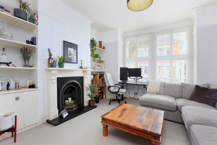 1 Bedroom Flat To Rent In Dagnan Road, Clapham South, London, SW12