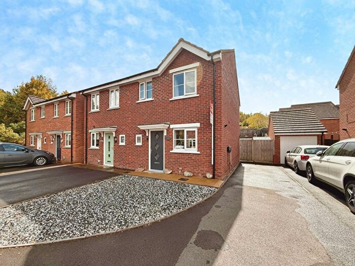 3 Bedroom Semi Detached House For Sale In Cloisters Way, St. Georges, TF2