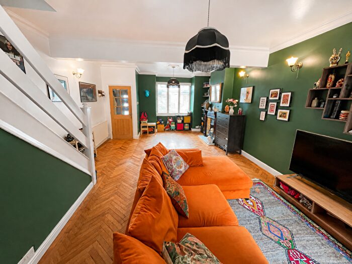 3 Bedroom House For Sale In Oakfield Road, East Ham, E6