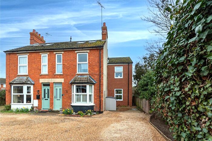 4 Bedroom Semi Detached House For Sale In Caldecote Street, Newport Pagnell, Buckinghamshire, MK16