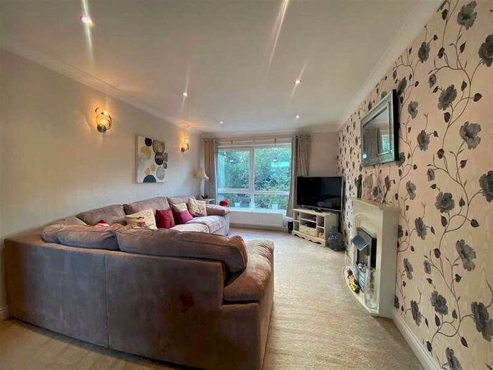 2 Bedroom Apartment To Rent In Hampsthwaite Road, Harrogate, North Yorkshire, HG1