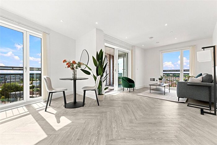 2 Bedroom Flat For Sale In Courthouse Way, SW18