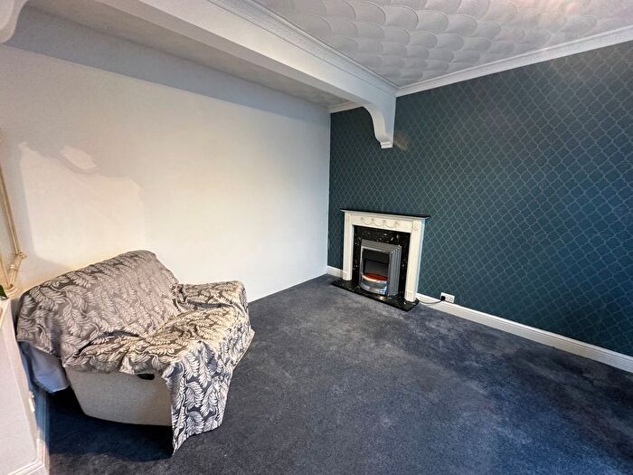 5 Bedroom Semi-Detached House To Rent In Lawson Road, Southall, UB1