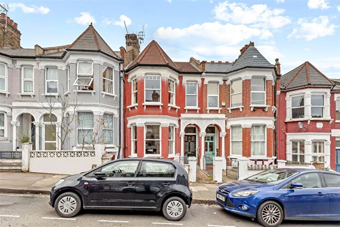 3 Bedroom Flat For Sale In Allison Road, Hornsey, N8
