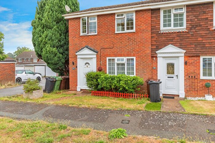 3 Bedroom End Of Terrace House For Sale In Timber Tops, Lordswood, Chatham, ME5