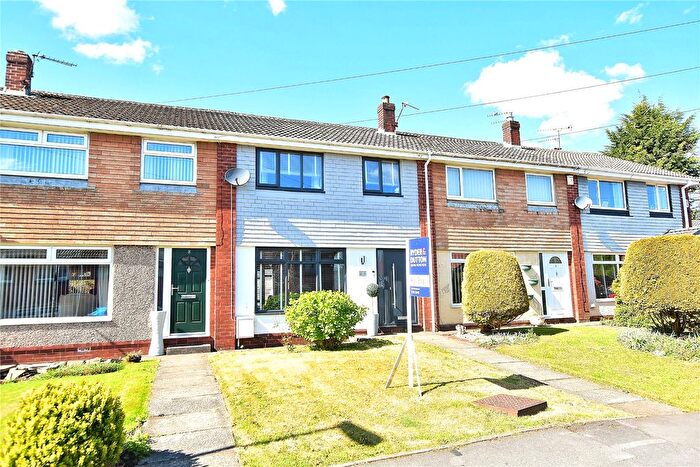 3 Bedroom Town House For Sale In Waterhouse Close, Wardle, Rochdale, Greater Manchester, OL12