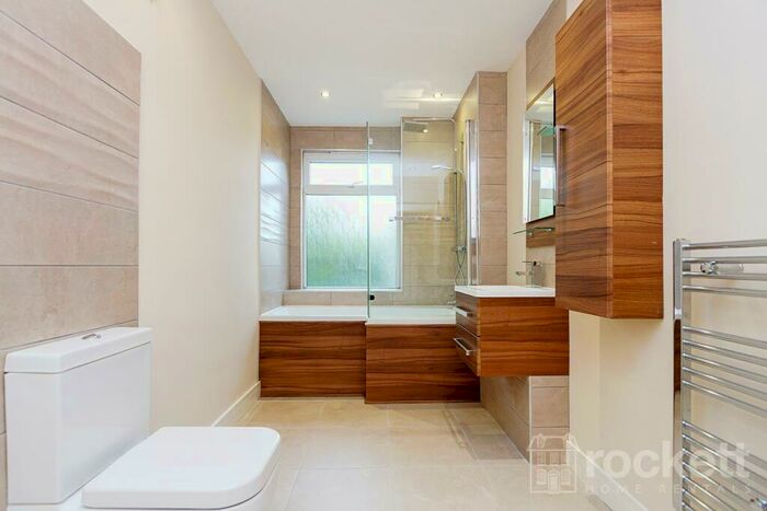 2 Bedroom House To Rent In Warwick Street, Newcastle Under Lyme, Staffordshire, ST5