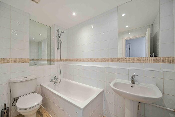 2 Bedroom Flat For Sale In Tudor Close, Belsize Park, London, NW3
